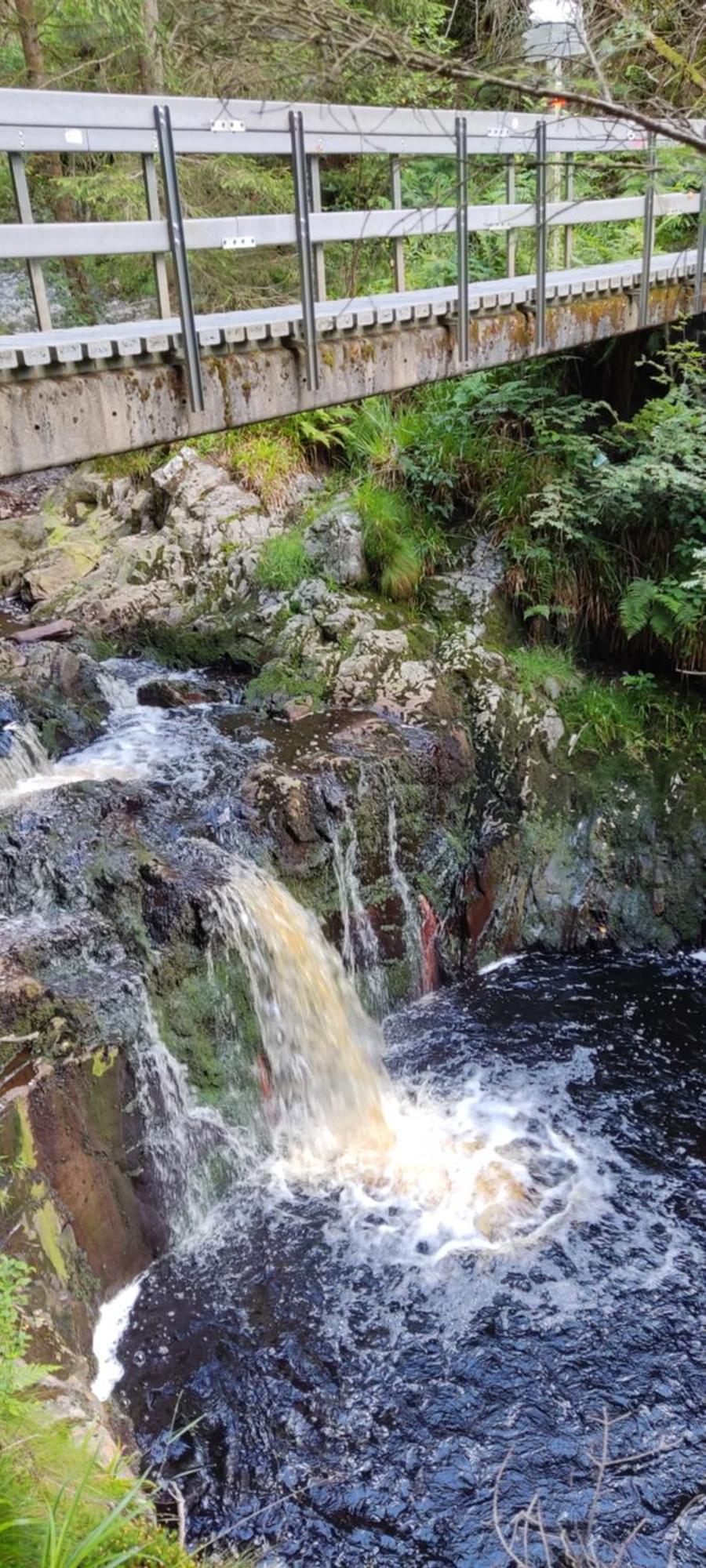 Au Coin De La Cascade Leilighet Longfaye Eksteriør bilde